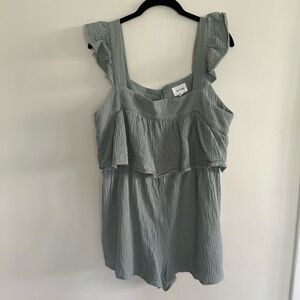 Ruffled Sleeveless Romper‎ 100% cotton medium short romper